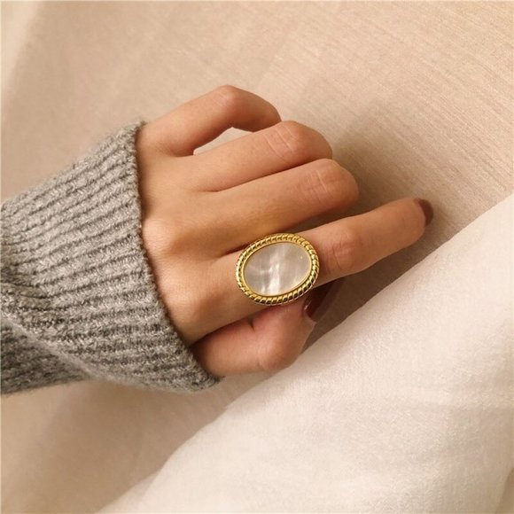 *925 Sterling Silver Oval Shell Adjustable Ring - Picture 10 of 12